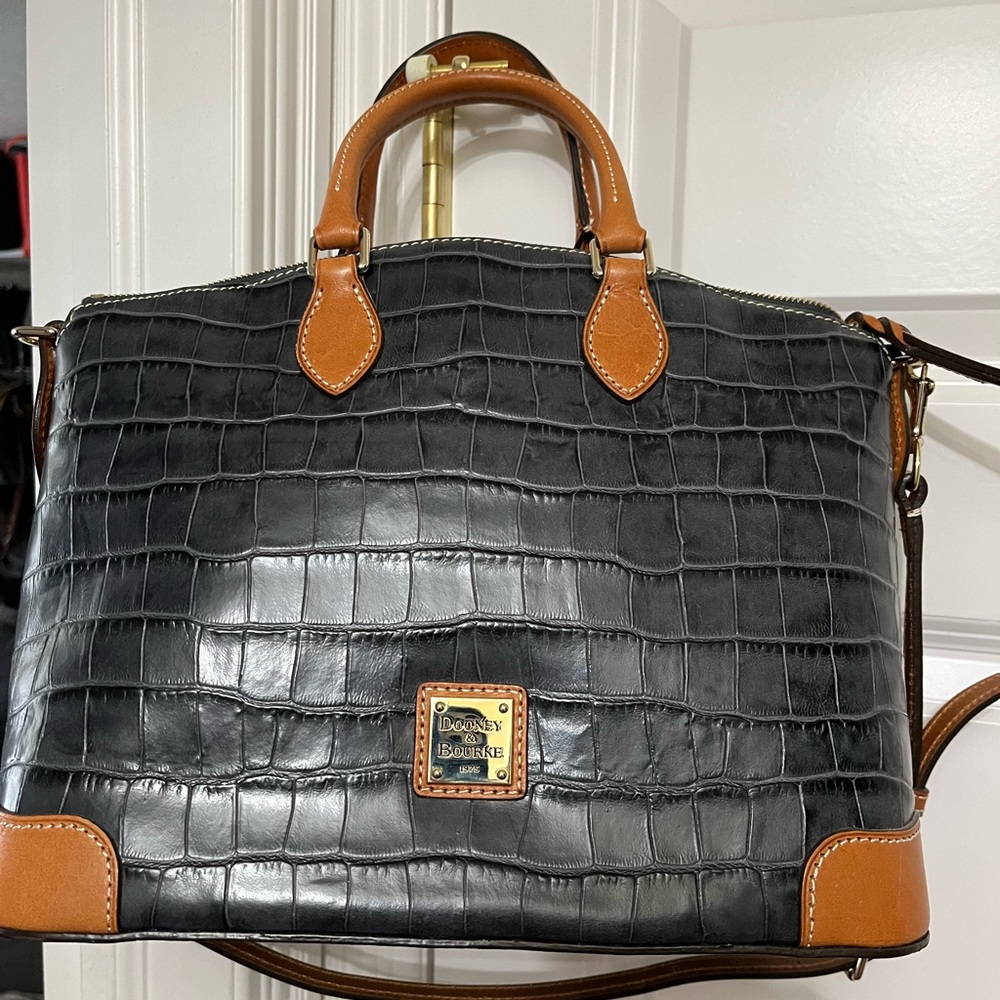 Dooney & Bourke Handbag